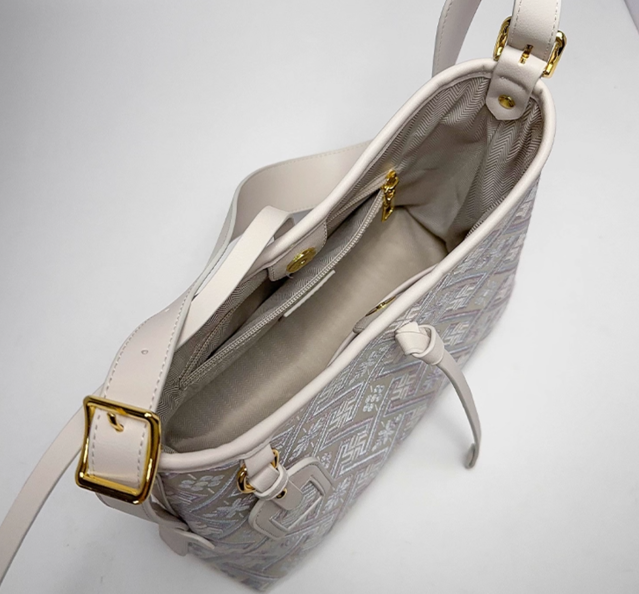 Silora Brocade Shoulder Bag – White Purple Jacquard, Oriental Elegance Meets Modern Fashion
