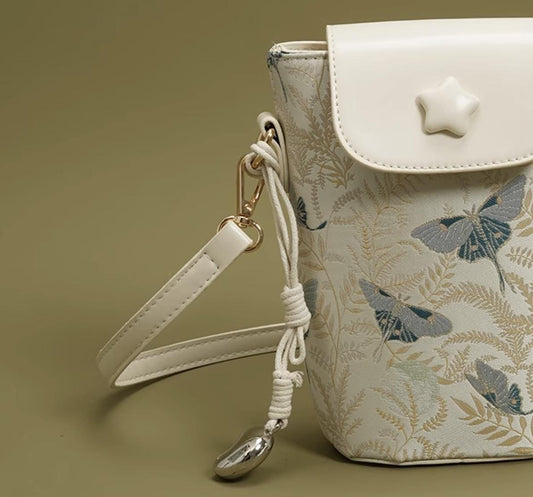 Butterfly Pattern Crossbody Phone Bag – Embroidered PU Leather Shoulder Bag with Adjustable Strap