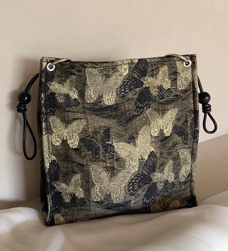Vintage Butterfly Embroidered Shoulder Bag with Beaded Strap – Elegant Tapestry Crossbody Purse
